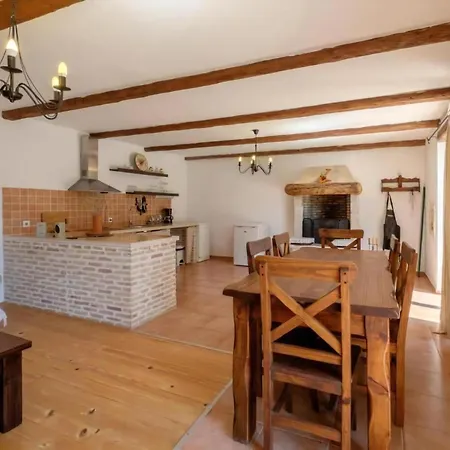 Wunderschoene Steinvilla Mit Privatem Garten Casa vacanze *